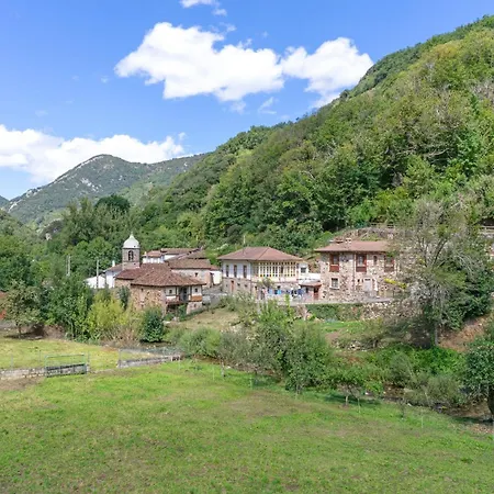 아파트 La Veiga Turisticos La Riera (Narcea, Asturias)